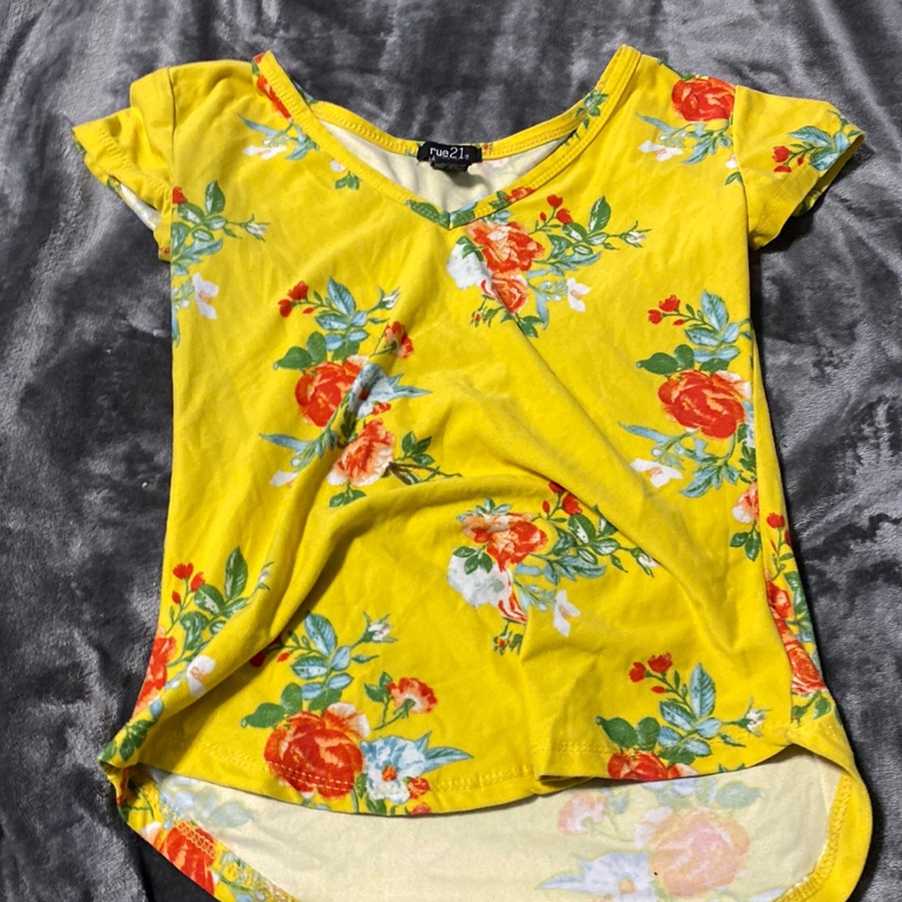 floral yellow tee